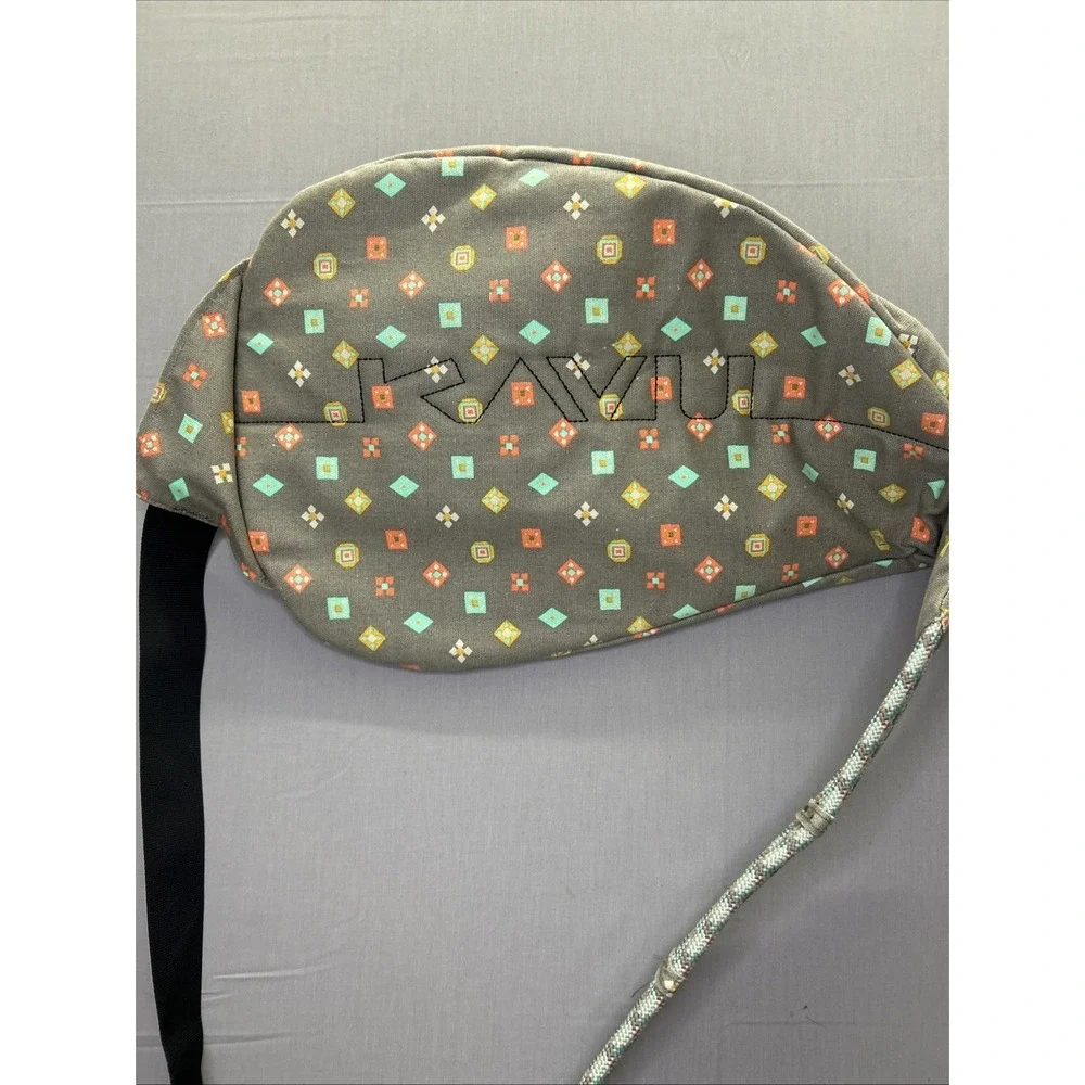 Kavu Rope Sling Bag Grey Taupe Geo-Print Fun Foulard Design Festival Boho Hike